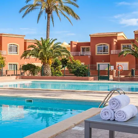 3br House With Pool